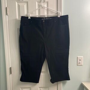 Gloria Vanderbilt Denim Capri NWT